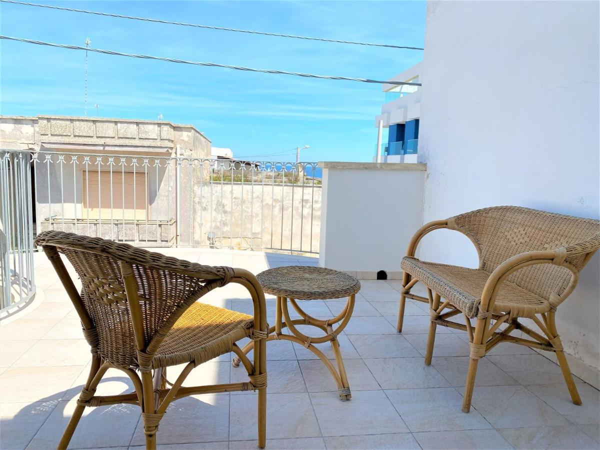 Attico Maestrale Villa Torre dell'Orso Luaran gambar
